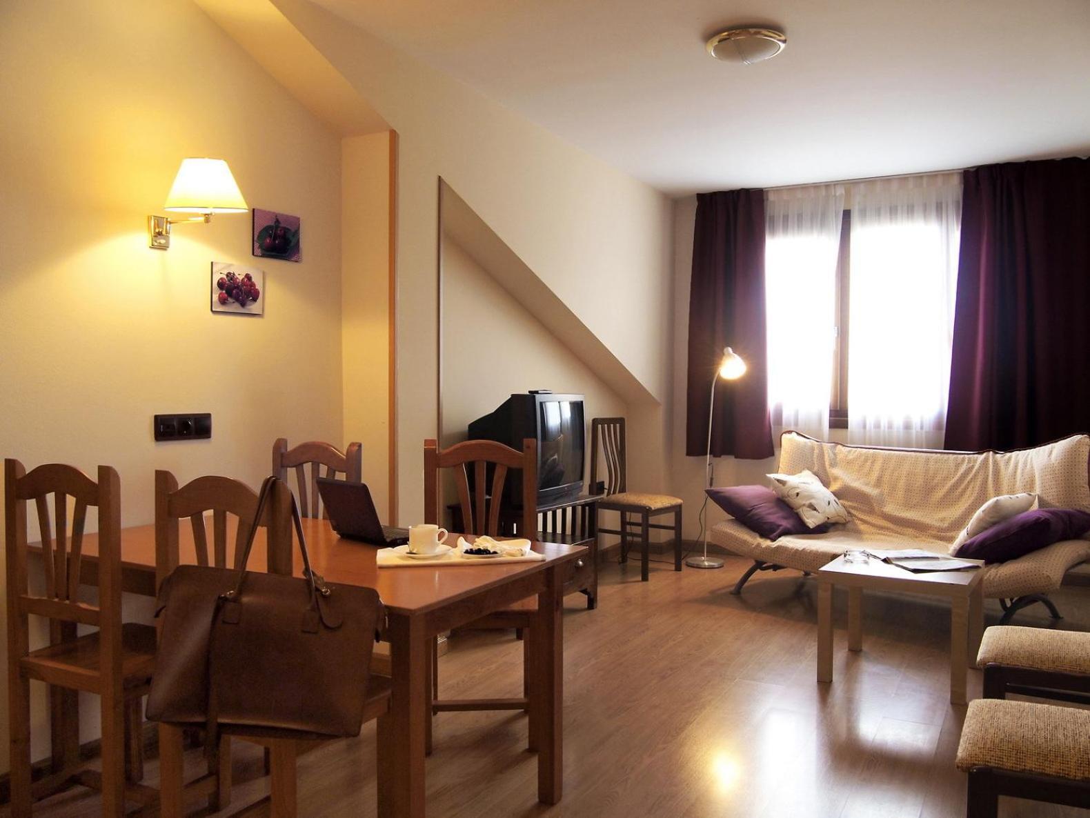 Hotel Y Apartamentos Arias Навия Стая снимка
